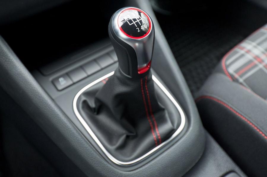  Volkswagen Golf GTi 2012 года  (фото 3 из 48)